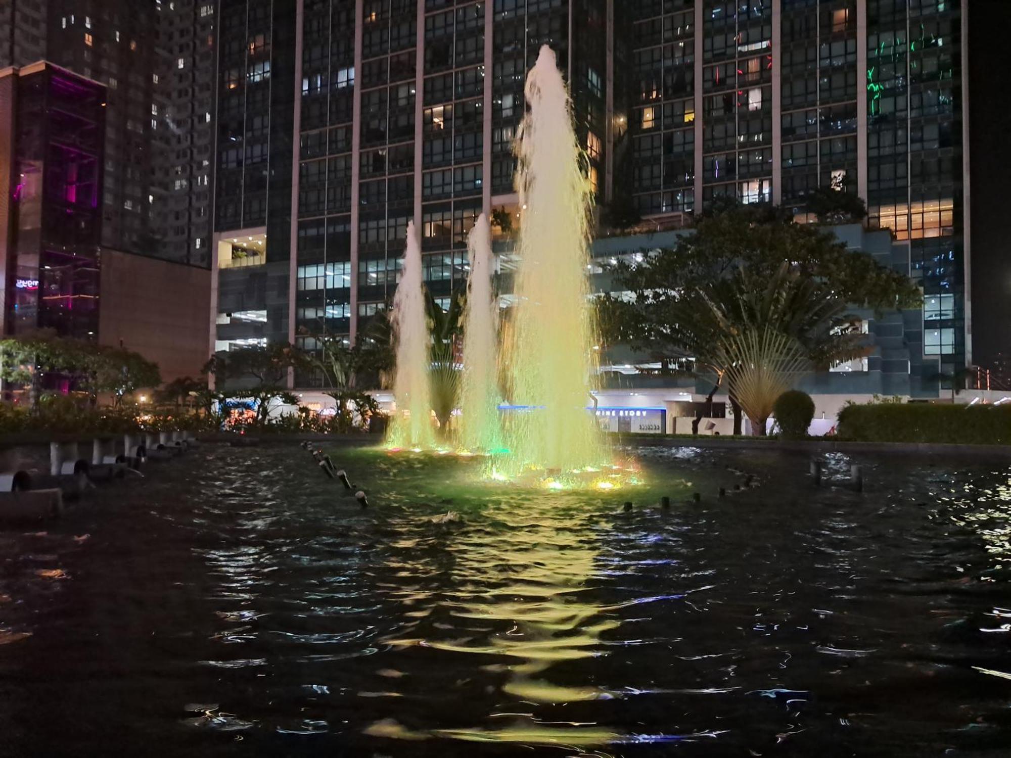 Uptown Parksuites Tower 1